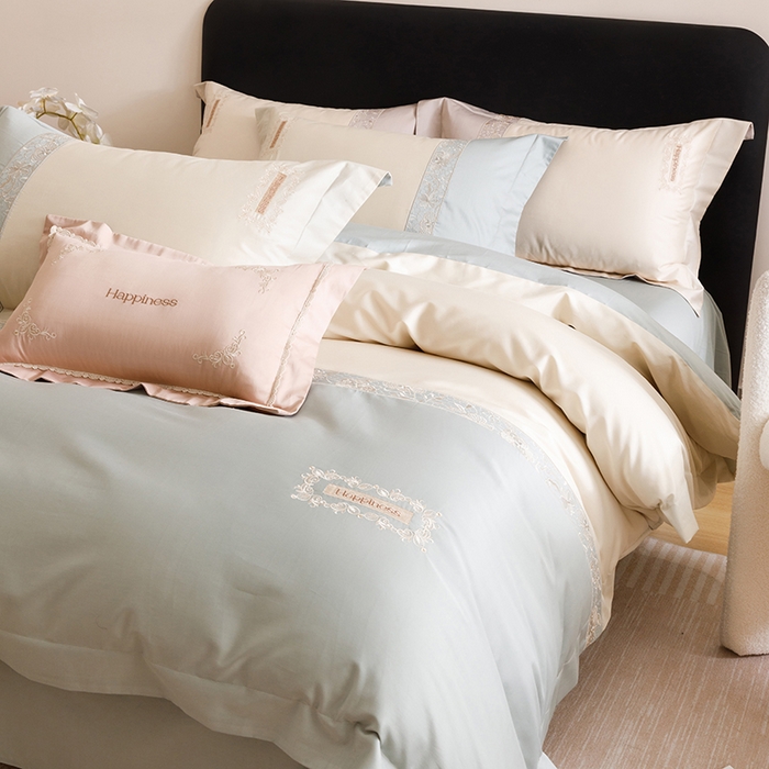 91家纺网 家纺一手货源 找家纺 艾莱家纺 2025新款A类100支长绒棉纯棉四件套-玛格丽特 玛格丽特-蓝绿-奶昔黄