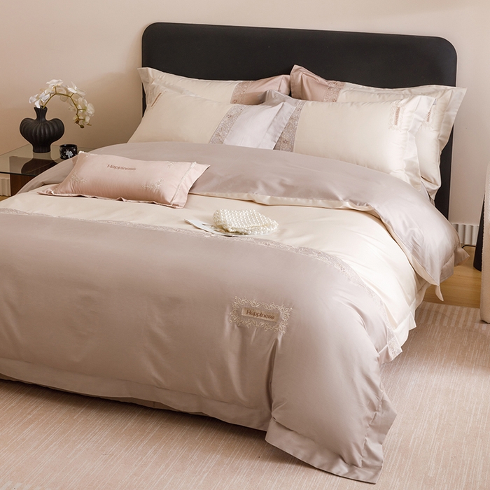 91家纺网 家纺一手货源 找家纺 艾莱家纺 2025新款A类100支长绒棉纯棉四件套-玛格丽特 玛格丽特-烟紫灰-奶油黄