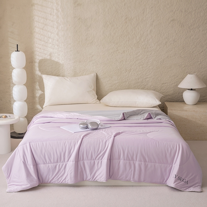 91家纺网 家纺一手货源 找家纺 茧羽世家 2025新款沁柔双镜抗菌系列夏被夏凉被空调被 风信紫拼灰