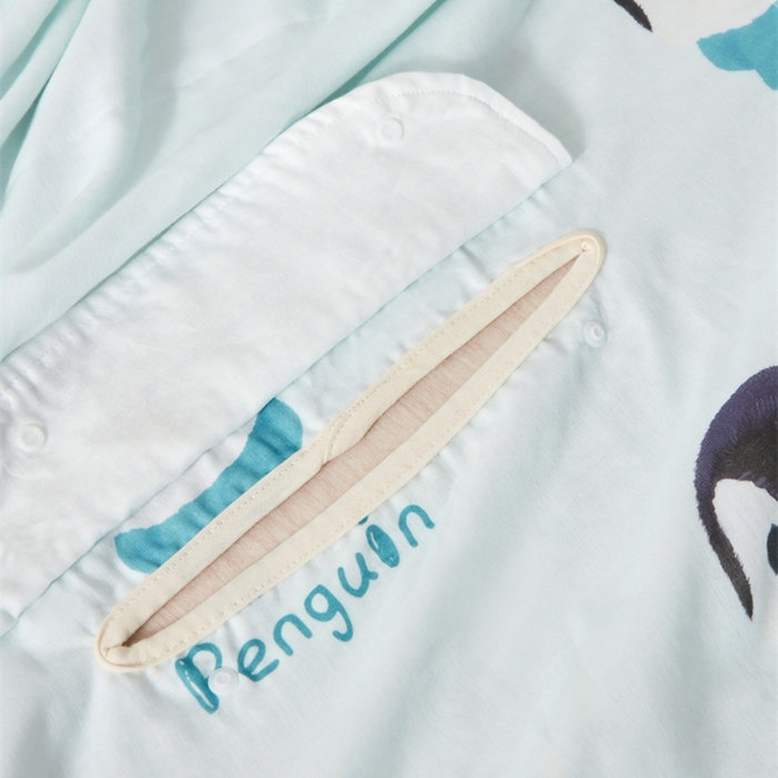 91家纺网 家纺一手货源 找家纺 艾佳宝贝 2025A类全棉纱布护肚防踢睡袋多功能盖毯宝宝夏被 乖萌小企鹅