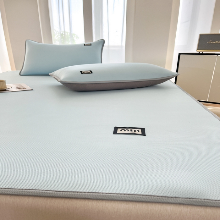 91家纺网 家纺一手货源 找家纺 子曰 2025新款A类高分子PE小清新凉感席系列-床垫款 小清新-天蓝