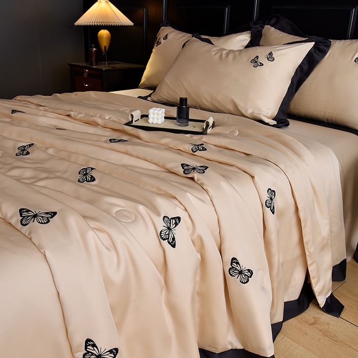 91家纺网 家纺一手货源 找家纺 大麦家纺 2025新款水洗天丝绣花款夏被四件套 蝴蝶飞飞-奶杏