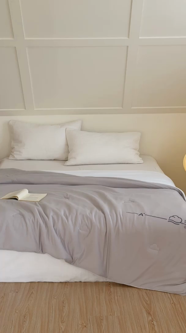 91家纺网 家纺一手货源 找家纺 大彩家居 2025新款A类针织四季被-场景二 香草灰