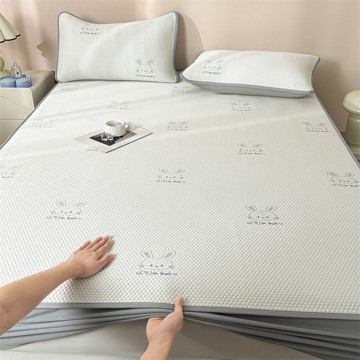 91家纺网 家纺一手货源 找家纺 雯豆家纺 2025新款PE凉感提花冰丝床笠三件套全包中分子床罩床垫保护套 吉祥兔-床笠款