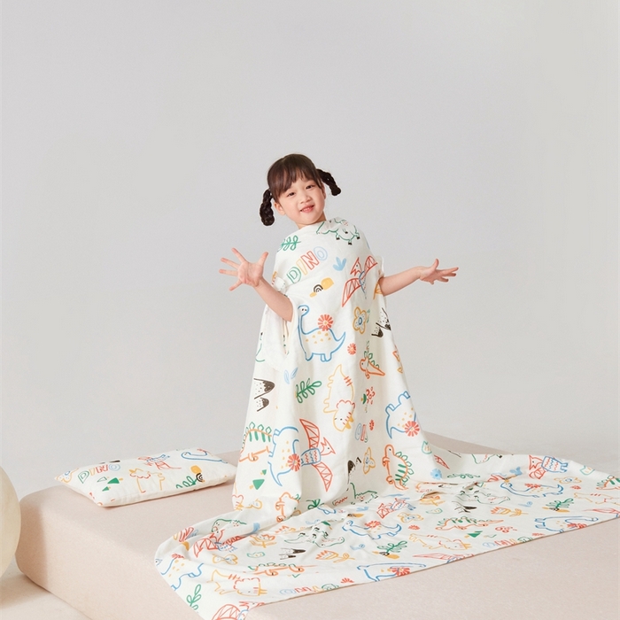 91家纺网 家纺一手货源 找家纺 艾佳宝贝 2025A类全棉纱布护肚防踢睡袋多功能盖毯宝宝夏被 好多恐龙