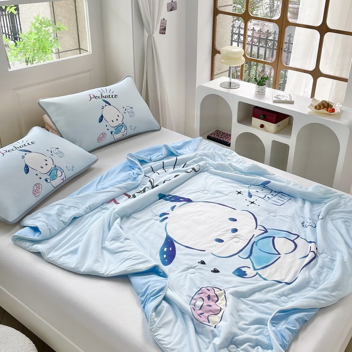 91家纺网 家纺一手货源 找家纺 蘭菲家纺 2025新款三丽鸥卡通印花夏被 恰恰.蓝