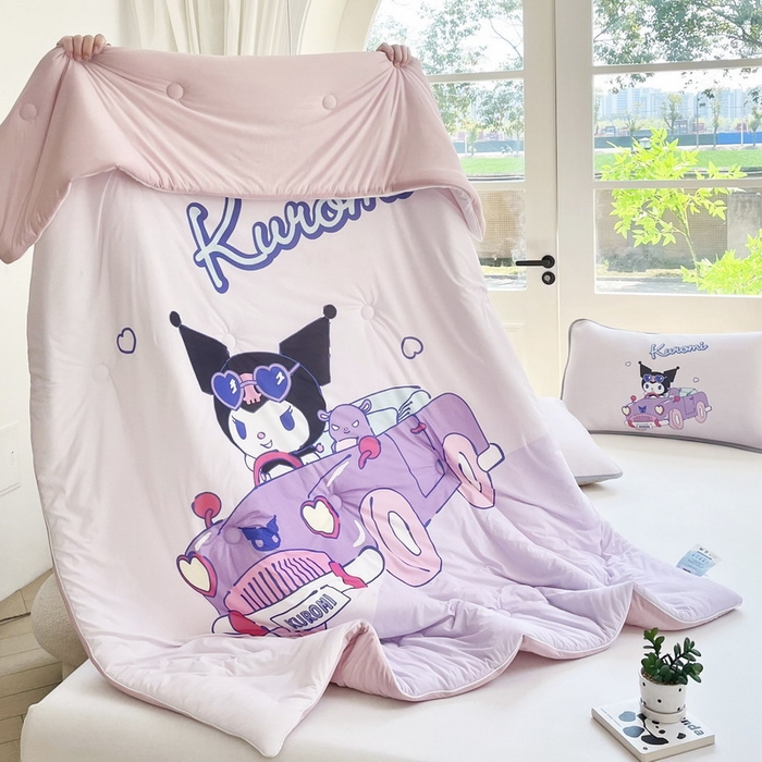 91家纺网 家纺一手货源 找家纺 蘭菲家纺 2025新款三丽鸥卡通印花夏被 兜风