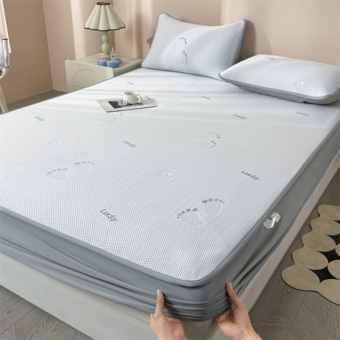 91家纺网 家纺一手货源 找家纺 雯豆家纺 2025新款PE凉感提花冰丝床笠三件套全包中分子床罩床垫保护套 小脚印-床笠款