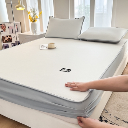 91家纺网 家纺一手货源 找家纺 （总）子曰 2025新款A类高分子PE小清新凉感席系列-床笠款