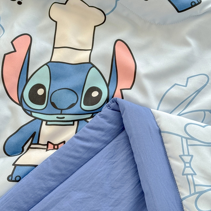 91家纺网 家纺一手货源 找家纺 优卡迪家纺馆 2025新款水洗云朵棉夏被四件套 萌宠史迪仔