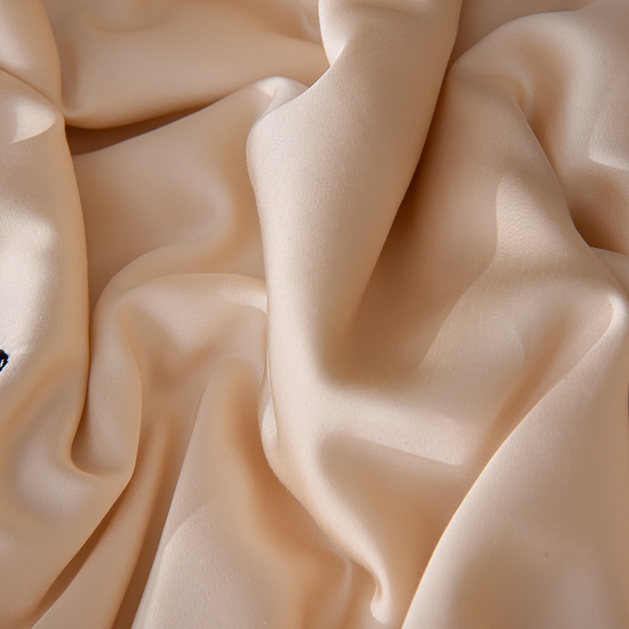 91家纺网 家纺一手货源 找家纺 大麦家纺 2025新款水洗天丝绣花款夏被四件套 蝴蝶飞飞-奶杏