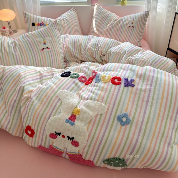 91家纺网 家纺一手货源 找家纺 如意朵 2025新款全棉双层纱小清新绣花四件套（专版花型） 蘑菇小兔