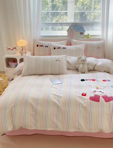 91家纺网 家纺一手货源 找家纺 如意朵 2025新款全棉双层纱小清新绣花四件套（专版花型） 蘑菇小兔