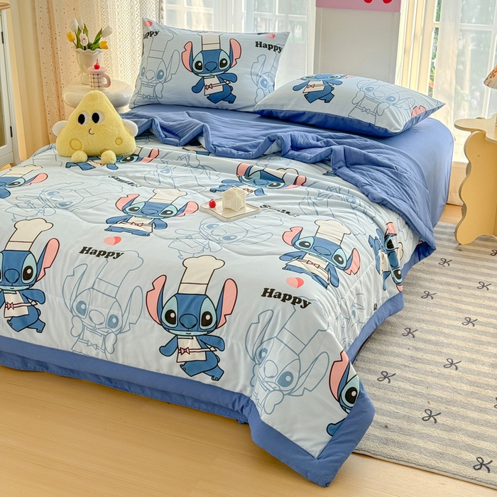 91家纺网 家纺一手货源 找家纺 优卡迪家纺馆 2025新款水洗云朵棉夏被四件套 萌宠史迪仔