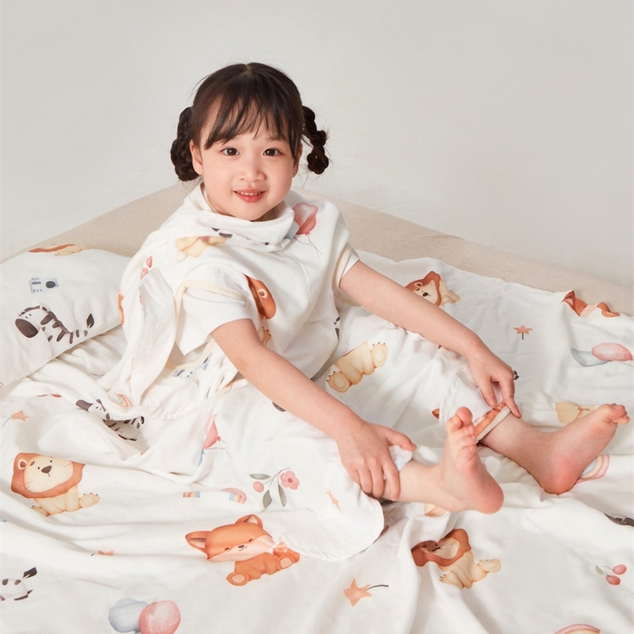 91家纺网 家纺一手货源 找家纺 艾佳宝贝 2025A类全棉纱布护肚防踢睡袋多功能盖毯宝宝夏被 萌趣动物园