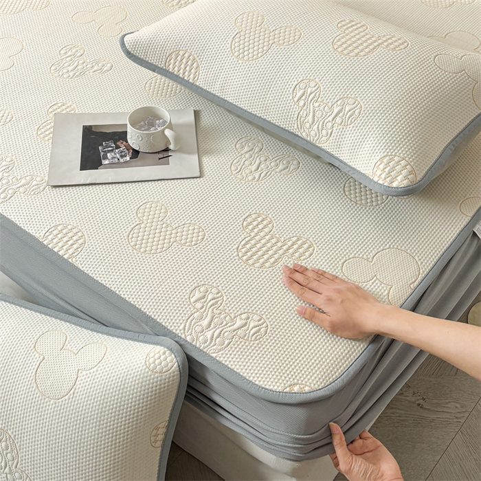 91家纺网 家纺一手货源 找家纺 雯豆家纺 2025新款PE凉感提花冰丝床笠三件套全包中分子床罩床垫保护套 米奇宝-床笠款