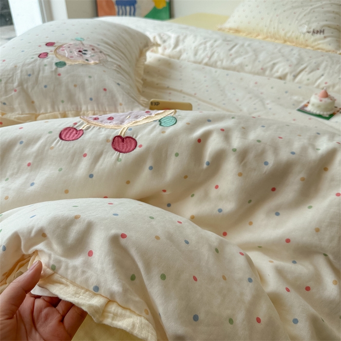 91家纺网 家纺一手货源 找家纺 潘朵拉家纺 2025新款全棉双层纱面包超人系列四件套 面包超人黄