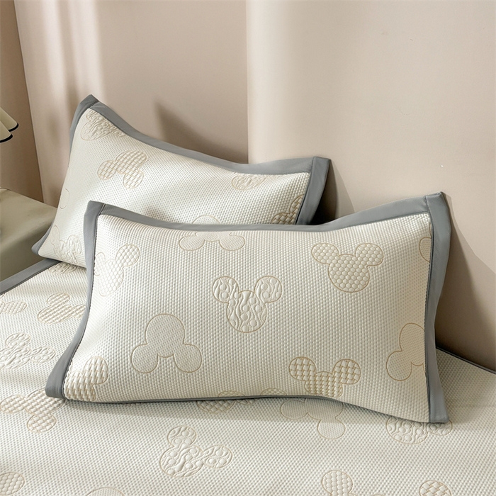 91家纺网 家纺一手货源 找家纺 雯豆家纺 2025新款PE高分子凉感提花凉席三件套绑带款席子平铺席 米奇宝-绑带款