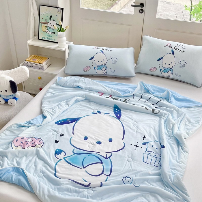 91家纺网 家纺一手货源 找家纺 蘭菲家纺 2025新款三丽鸥卡通印花夏被 恰恰.蓝