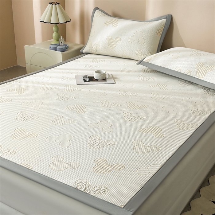 91家纺网 家纺一手货源 找家纺 雯豆家纺 2025新款PE高分子凉感提花凉席三件套绑带款席子平铺席 米奇宝-绑带款