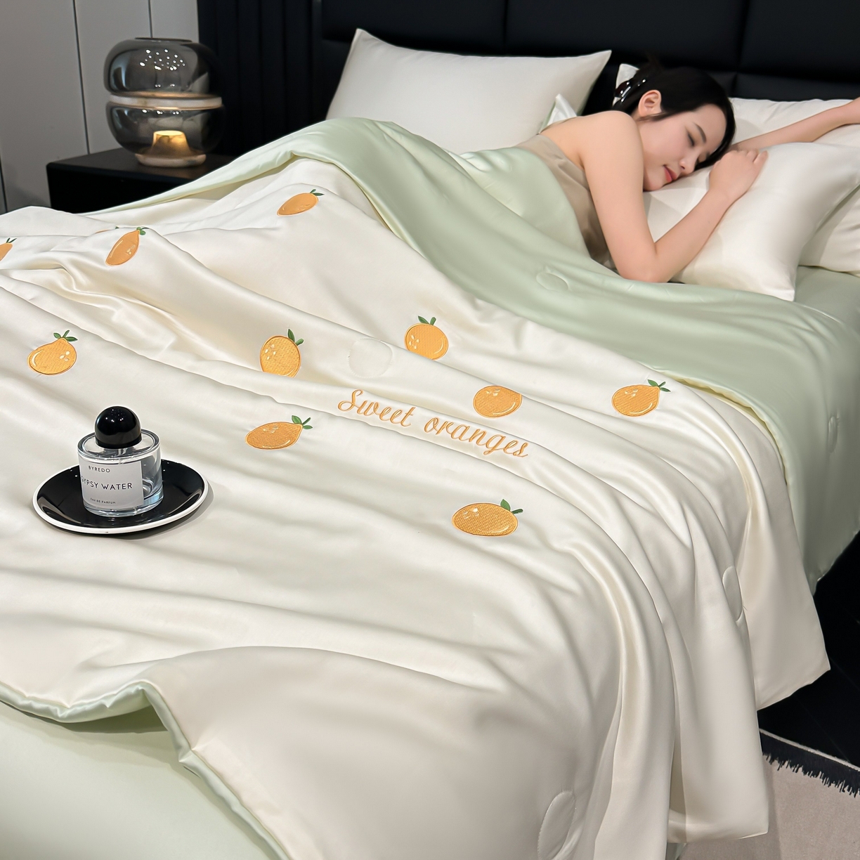 91家纺网 家纺一手货源 找家纺 （总）利欧 2025新款水洗天丝满绣刺绣床单床笠款夏被四件套