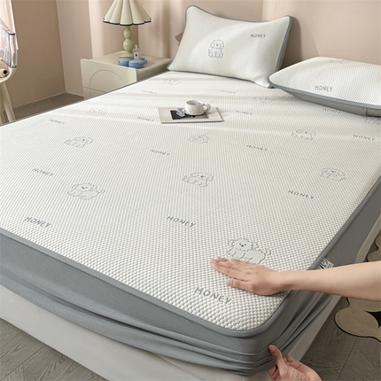 91家纺网 家纺一手货源 找家纺 雯豆家纺 2025新款PE凉感提花冰丝床笠三件套全包中分子床罩床垫保护套 琪琪小狗-床笠款