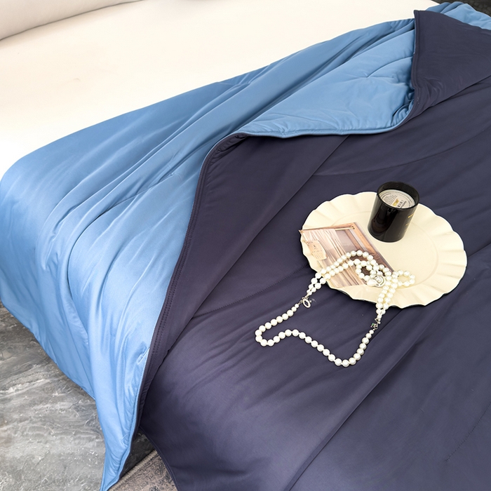 91家纺网 家纺一手货源 找家纺 星巴k家纺 2025新款亚朵同款凉感丝夏被夏凉被空调被自在眠自然醒 夏夜深蓝