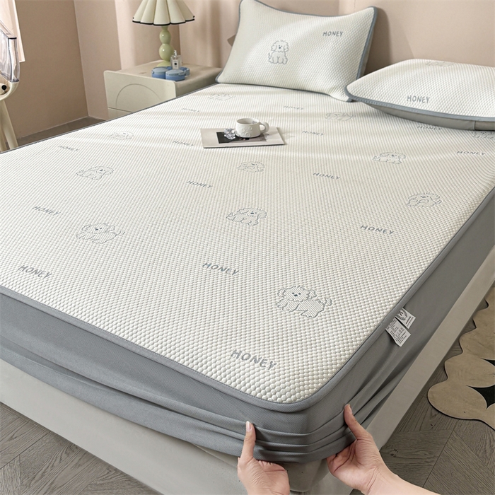 91家纺网 家纺一手货源 找家纺 雯豆家纺 2025新款PE凉感提花冰丝床笠三件套全包中分子床罩床垫保护套 琪琪小狗-床笠款