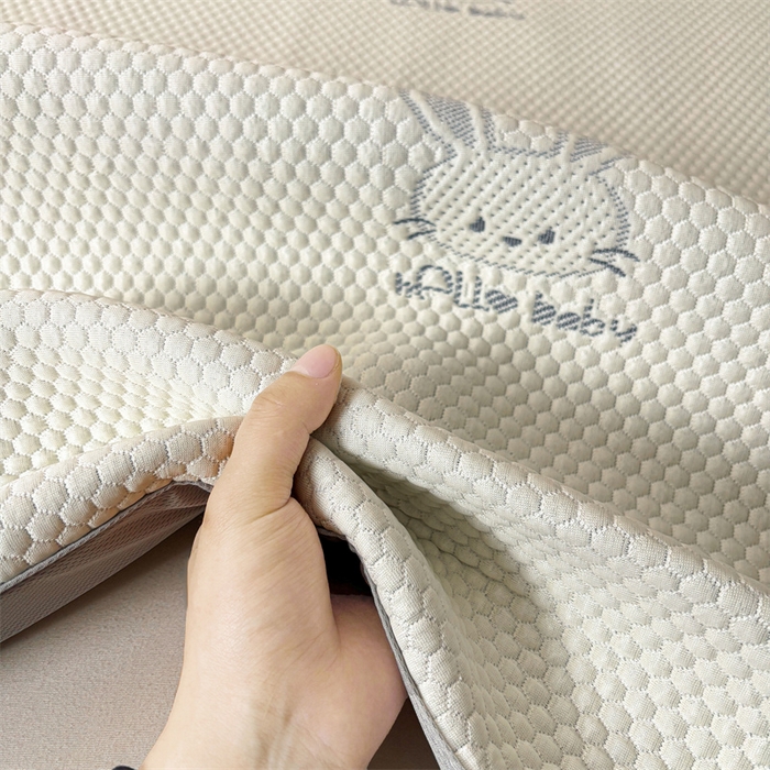 91家纺网 家纺一手货源 找家纺 雯豆家纺 2025新款PE高分子凉感提花凉席三件套绑带款席子平铺席 吉祥兔-绑带款