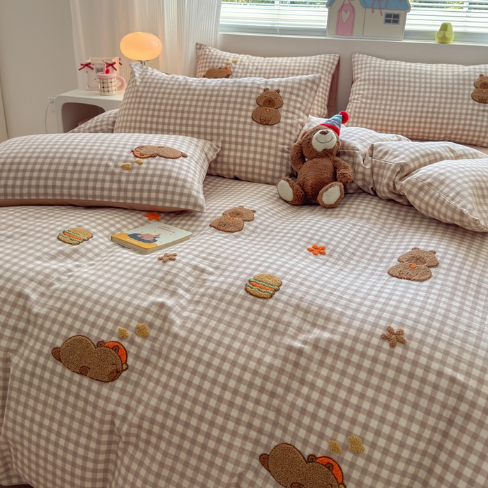 91家纺网 家纺一手货源 找家纺 如意朵 2025新款全棉双层纱小清新绣花四件套（专版花型） 卡皮聚会