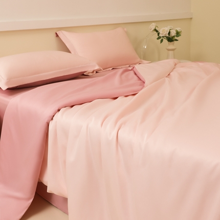 91家纺网 家纺一手货源 找家纺 多乐家纺 2025新款水洗冰丝真丝纯色双拼枕套 玫瑰粉+藕粉
