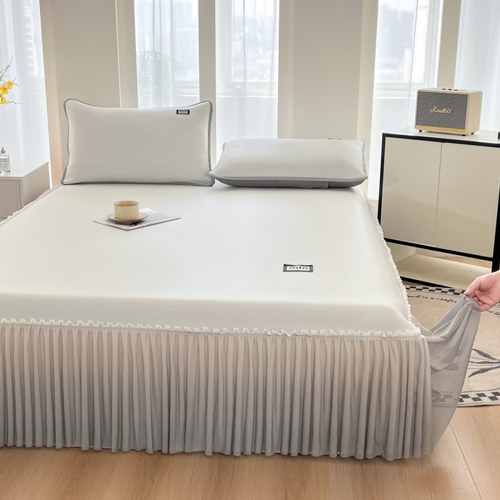 91家纺网 家纺一手货源 找家纺 子曰 2025新款A类高分子PE小清新凉感席系列-床裙款  小清新-白