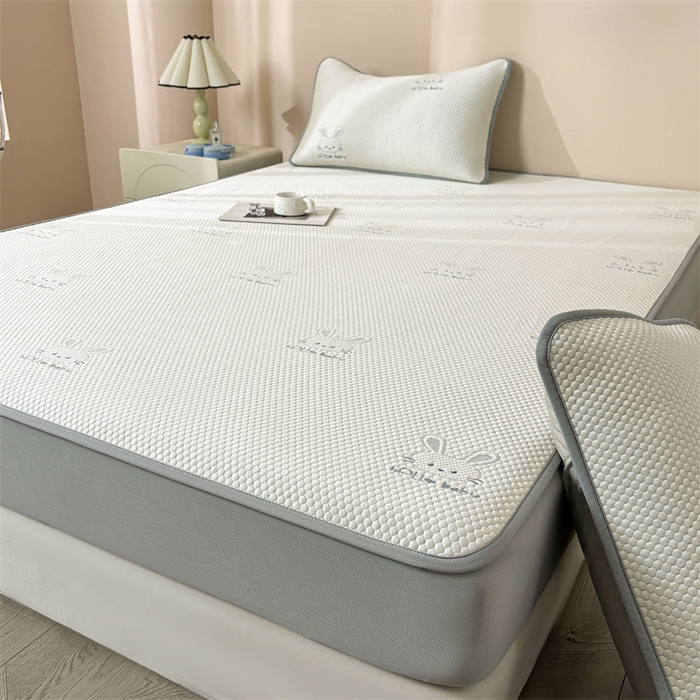 91家纺网 家纺一手货源 找家纺 雯豆家纺 2025新款PE凉感提花冰丝床笠三件套全包中分子床罩床垫保护套 吉祥兔-床笠款