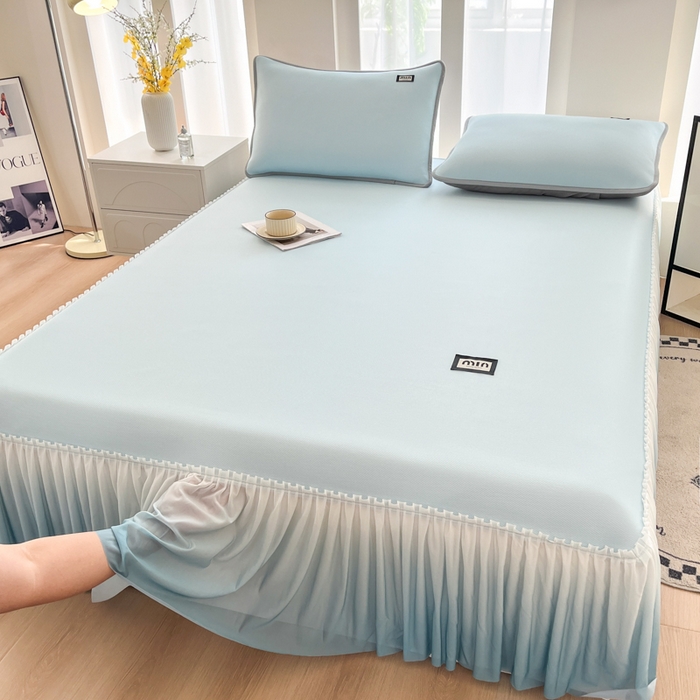 91家纺网 家纺一手货源 找家纺 子曰 2025新款A类高分子PE小清新凉感席系列-床裙款  小清新-天蓝