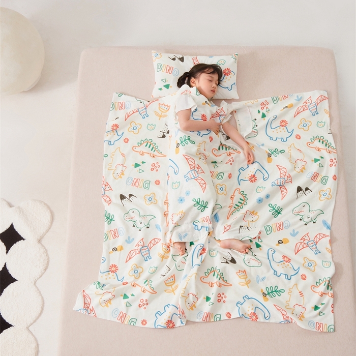 91家纺网 家纺一手货源 找家纺 艾佳宝贝 2025A类全棉纱布护肚防踢睡袋多功能盖毯宝宝夏被 好多恐龙
