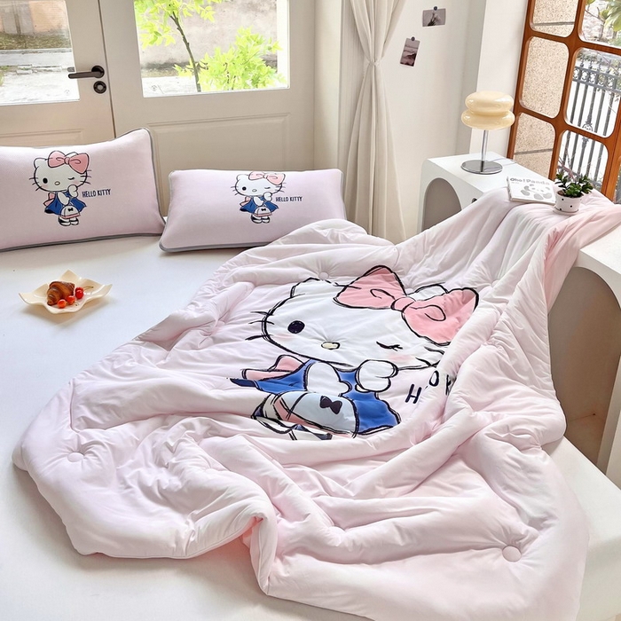 91家纺网 家纺一手货源 找家纺 蘭菲家纺 2025新款三丽鸥卡通印花夏被 摩卡