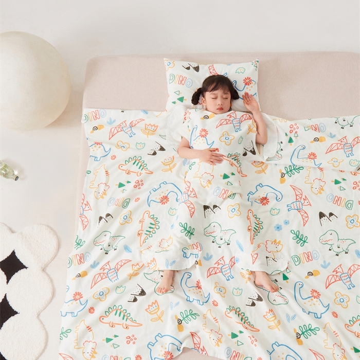 91家纺网 家纺一手货源 找家纺 艾佳宝贝 2025A类全棉纱布护肚防踢睡袋多功能盖毯宝宝夏被 好多恐龙