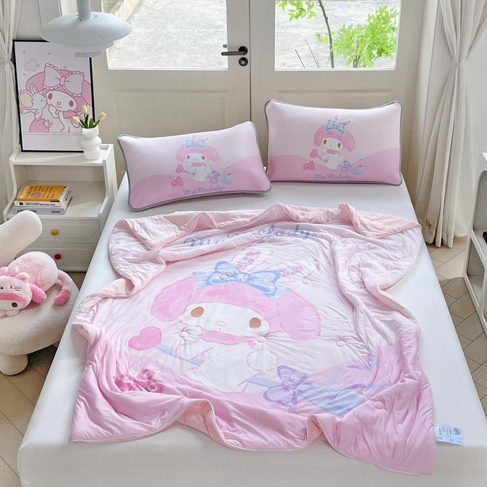 91家纺网 家纺一手货源 找家纺 蘭菲家纺 2025新款三丽鸥卡通印花夏被 去约会