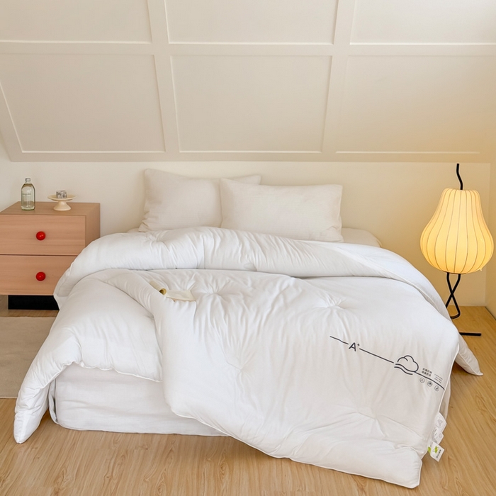 91家纺网 家纺一手货源 找家纺 大彩家居 2025新款A类针织四季被-场景二 米白色