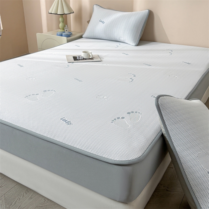 91家纺网 家纺一手货源 找家纺 雯豆家纺 2025新款PE凉感提花冰丝床笠三件套全包中分子床罩床垫保护套 小脚印-床笠款