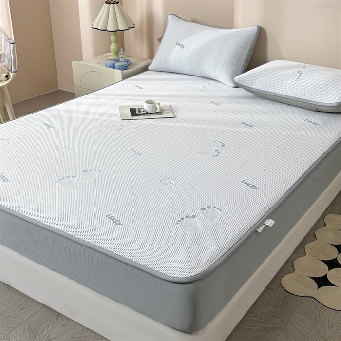 91家纺网 家纺一手货源 找家纺 雯豆家纺 2025新款PE凉感提花冰丝床笠三件套全包中分子床罩床垫保护套 小脚印-床笠款