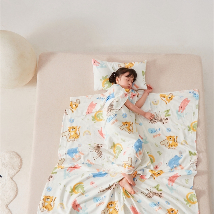 91家纺网 家纺一手货源 找家纺 艾佳宝贝 2025A类全棉纱布护肚防踢睡袋多功能盖毯宝宝夏被 动物的世界