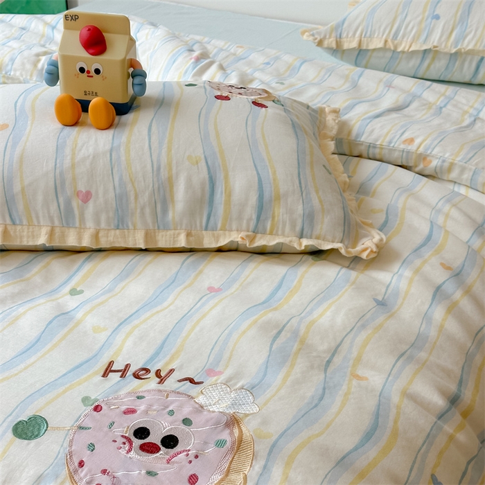 91家纺网 家纺一手货源 找家纺 潘朵拉家纺 2025新款全棉双层纱面包超人系列四件套 面包超人蓝