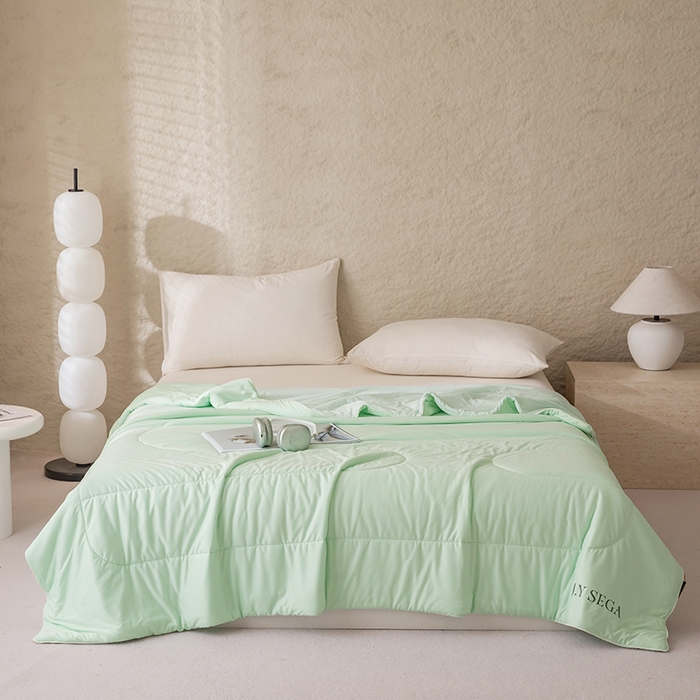 91家纺网 家纺一手货源 找家纺 茧羽世家 2025新款沁柔双镜抗菌系列夏被夏凉被空调被 薄荷绿拼兰