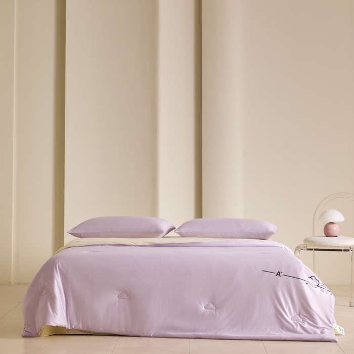 91家纺网 家纺一手货源 找家纺 大彩家居 2025新款A类针织四季被-场景一 薰衣草紫