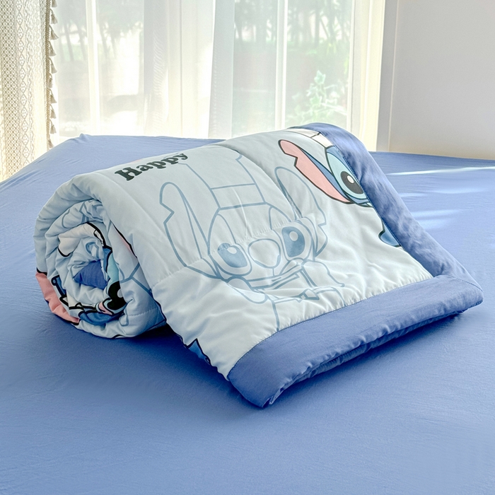 91家纺网 家纺一手货源 找家纺 优卡迪家纺馆 2025新款水洗云朵棉夏被四件套 萌宠史迪仔