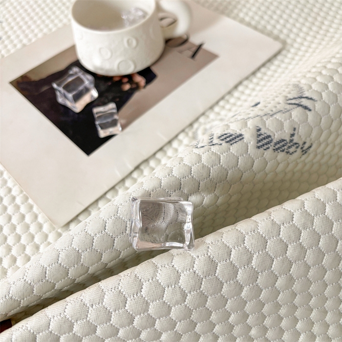 91家纺网 家纺一手货源 找家纺 雯豆家纺 2025新款PE高分子凉感提花凉席三件套绑带款席子平铺席 吉祥兔-绑带款