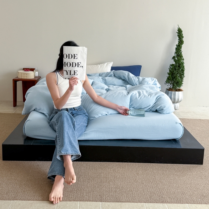 91家纺网 家纺一手货源 找家纺 山舍家居 2025新款皱皱双层纱纯色四件套 冰河蓝