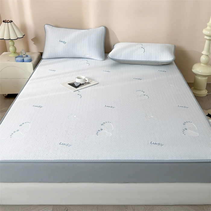 91家纺网 家纺一手货源 找家纺 雯豆家纺 2025新款PE凉感提花冰丝床笠三件套全包中分子床罩床垫保护套 小脚印-床笠款