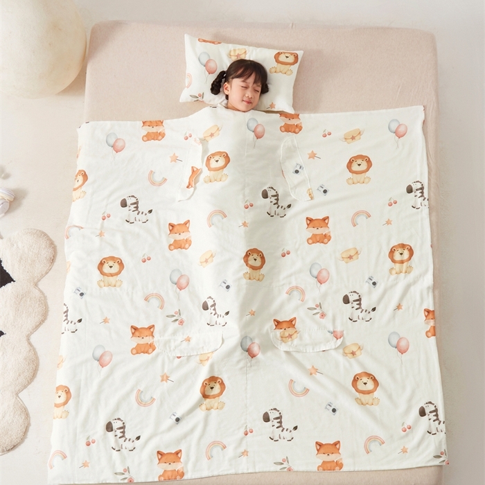 91家纺网 家纺一手货源 找家纺 艾佳宝贝 2025A类全棉纱布护肚防踢睡袋多功能盖毯宝宝夏被 萌趣动物园